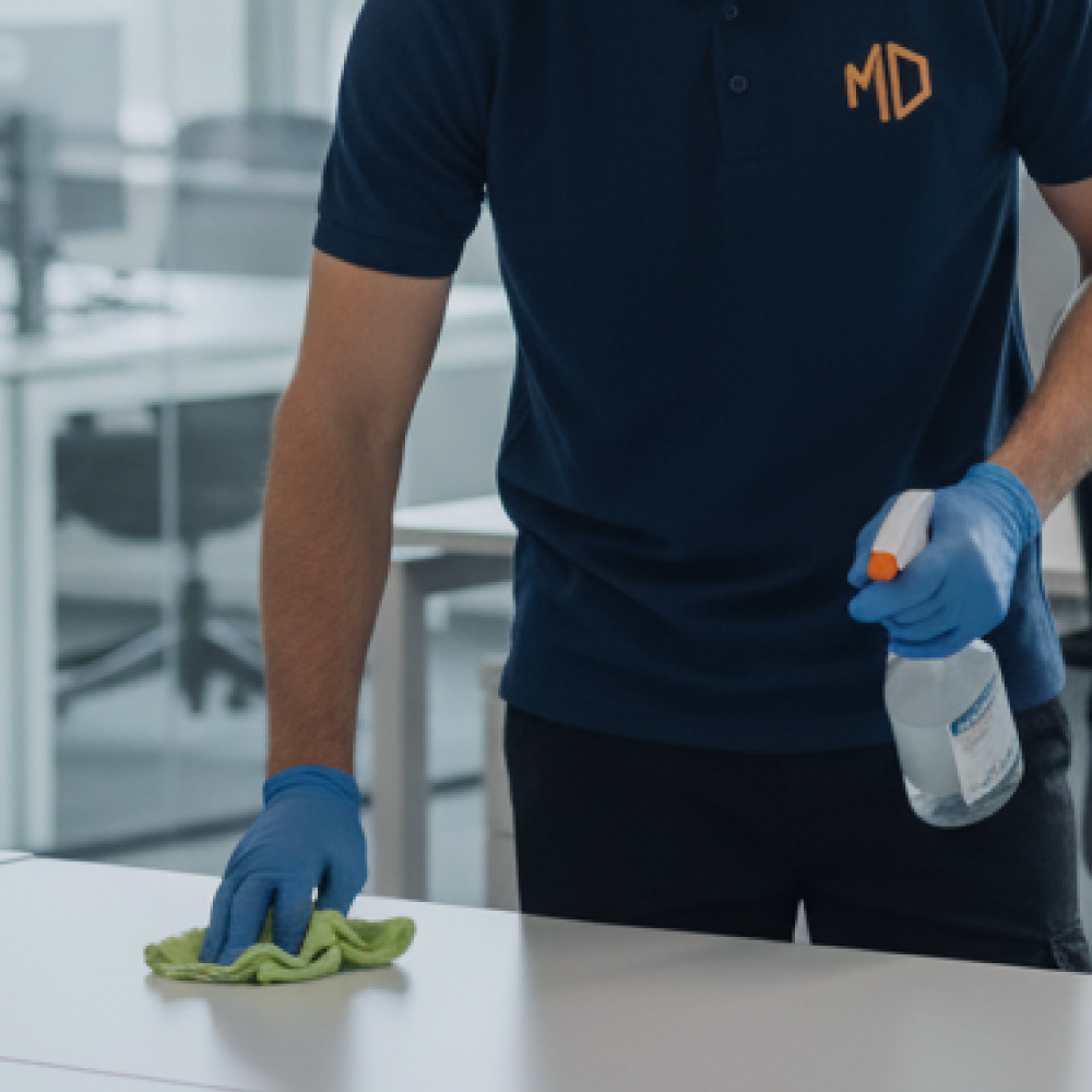 تنظيف المكاتب والمنشآت